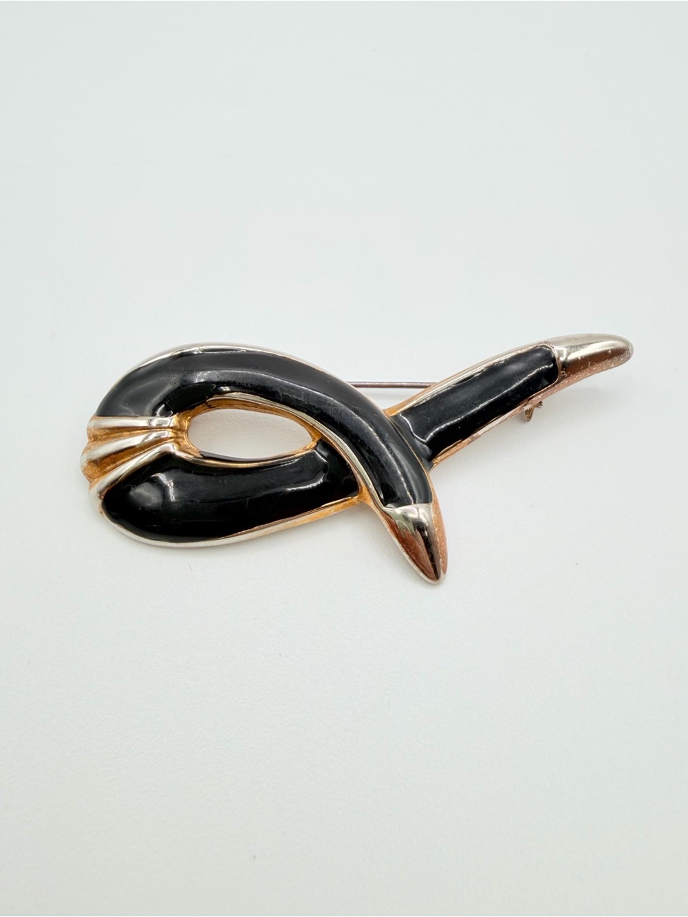 Vintage Black Enamel Abstract Ribbon Brooch Gold Tone